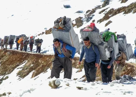 بهره‌برداری از ۲۱۰۹  طرح اشتغال‌زایی جایگزین کولبری توسط بنیاد برکت ستاد اجرایی فرمان امام(ره)